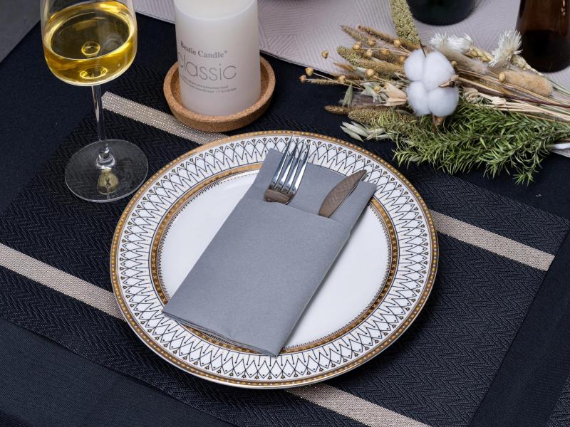 Bagaimana Cara Memilih Serbet Airlaid Berwarna Sekali Pakai yang Tepat untuk Pesta Anda?